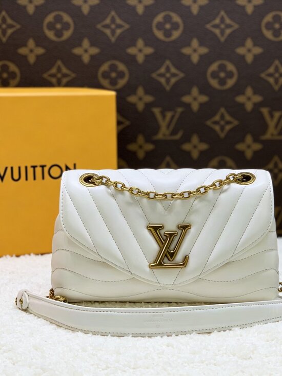 Louis Vuitton Handbags - Louis Vuitton New Wave Chain Bag MM White